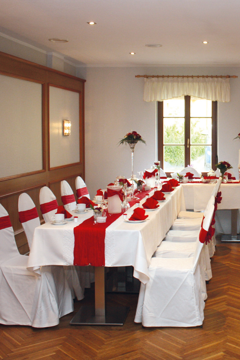 Kleine-Gaststube-Schloßgasthaus-Lichtenwalde